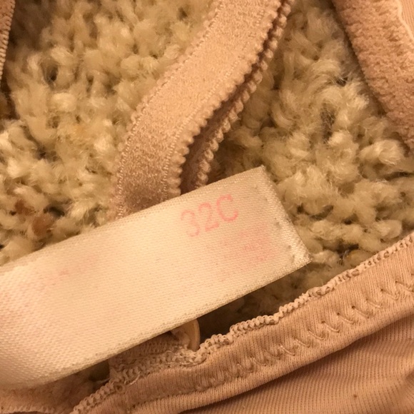 Pink Victoria secret push up bra - Picture 3 of 3